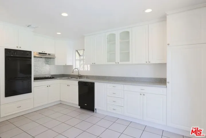 600 Luton Drive, Glendale, California 91206