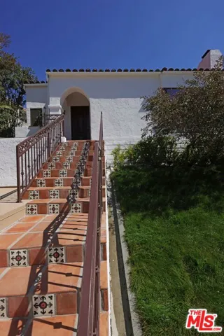 600 Luton Drive, Glendale, California 91206