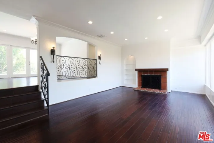 600 Luton Drive, Glendale, California 91206