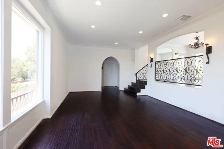 600 Luton Drive, Glendale, California 91206