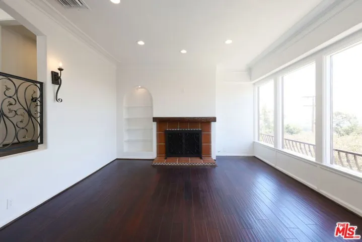 600 Luton Drive, Glendale, California 91206