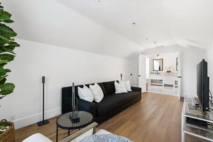 Room Attached to Primary Ensuite