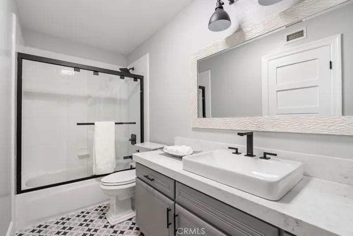 2nd Floor Bedroom #1 Ensuite