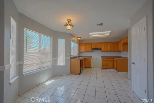 13230 Country Court, Victorville, California 92392