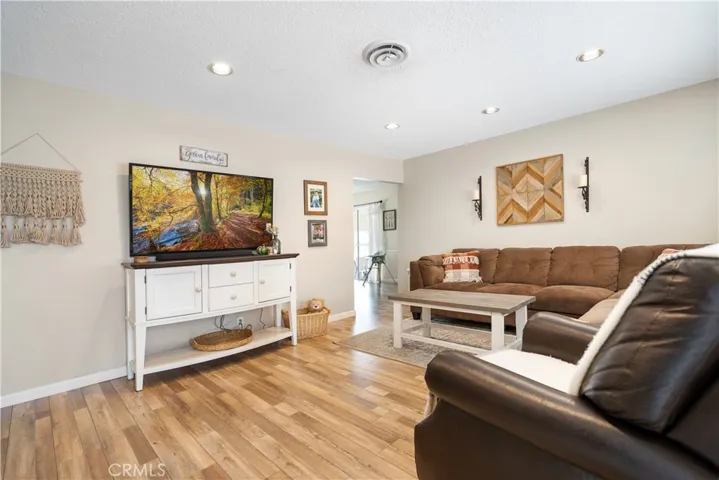 335 W Mayberry Avenue, Hemet, California 92543