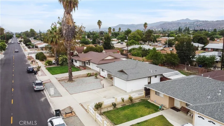 335 W Mayberry Avenue, Hemet, California 92543