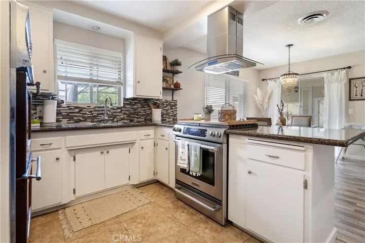 335 W Mayberry Avenue, Hemet, California 92543