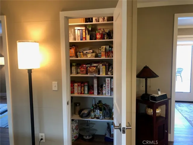 WALK-IN PANTRY TOO!
