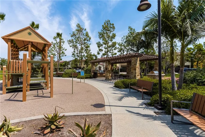 34 Clover, Lake Forest, California 92630
