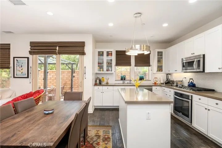 34 Clover, Lake Forest, California 92630