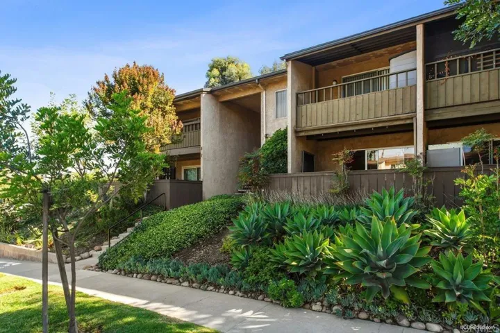 9175 Campina Dr 2, La Mesa, California 91942