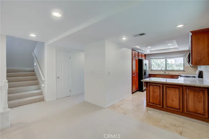 6 Santa Cruz Court, Manhattan Beach, California 90266
