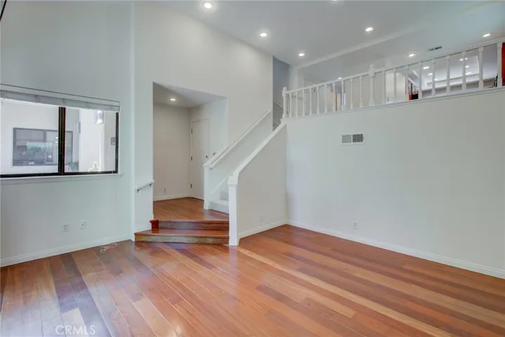 6 Santa Cruz Court, Manhattan Beach, California 90266