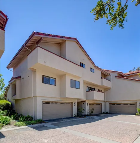 6 Santa Cruz Court, Manhattan Beach, California 90266