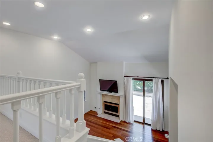 6 Santa Cruz Court, Manhattan Beach, California 90266