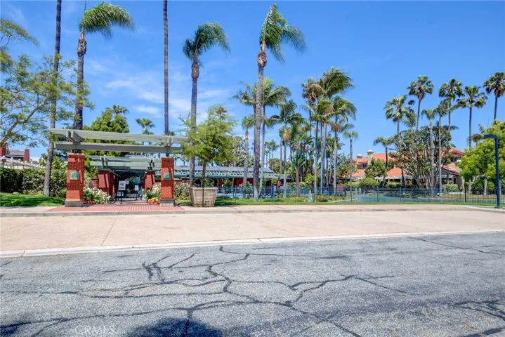 6 Santa Cruz Court, Manhattan Beach, California 90266