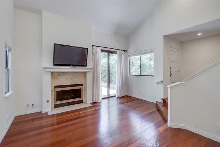 6 Santa Cruz Court, Manhattan Beach, California 90266