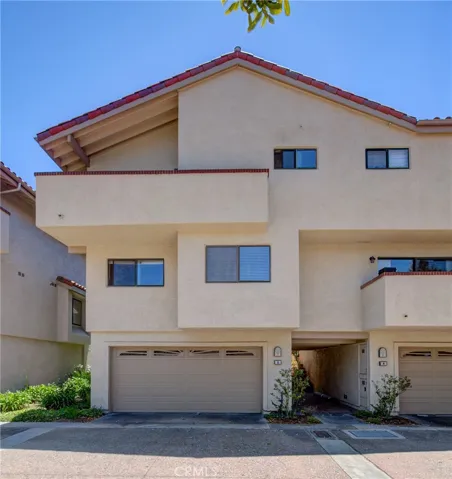 6 Santa Cruz Court, Manhattan Beach, California 90266