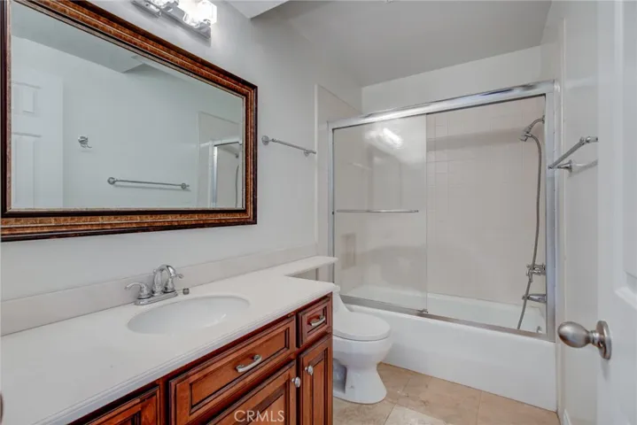 6 Santa Cruz Court, Manhattan Beach, California 90266