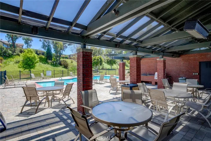 6 Santa Cruz Court, Manhattan Beach, California 90266