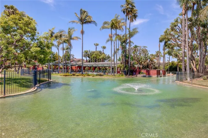 6 Santa Cruz Court, Manhattan Beach, California 90266