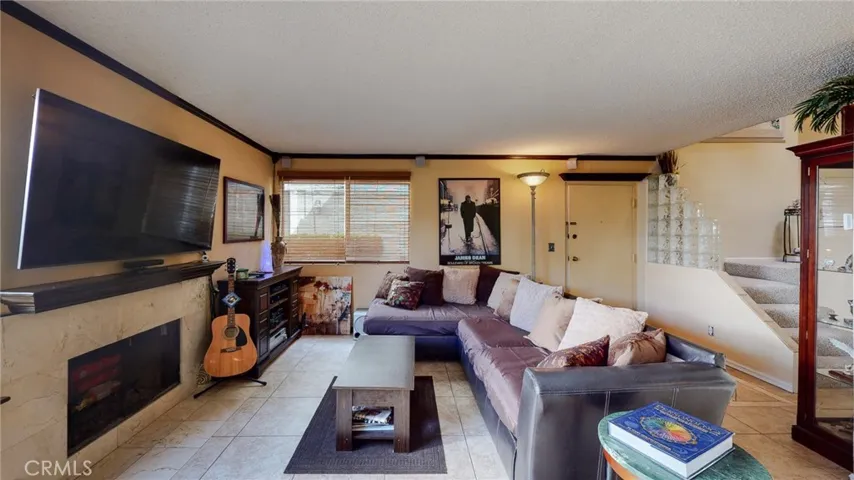 27061 Crossglade Avenue 3, Canyon Country, California 91351