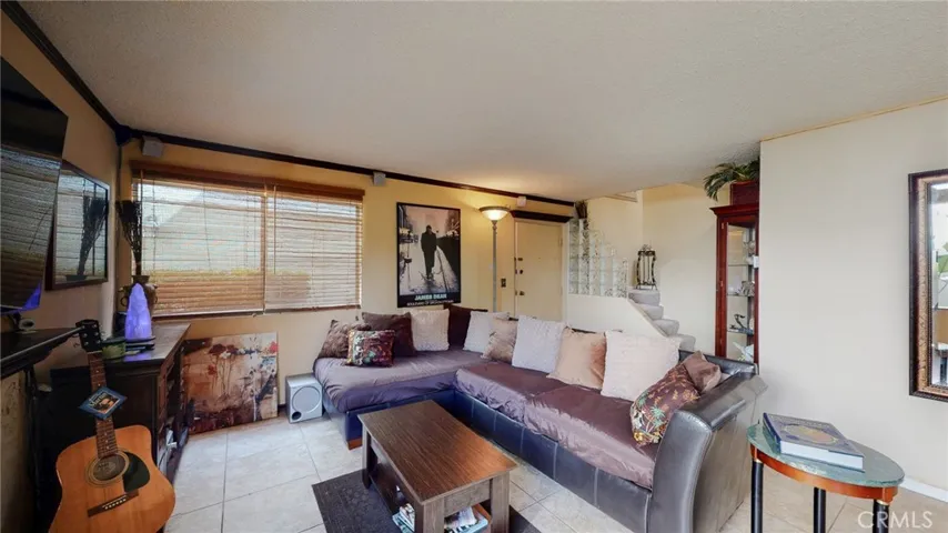 27061 Crossglade Avenue 3, Canyon Country, California 91351