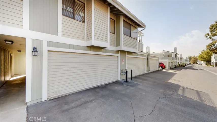 27061 Crossglade Avenue 3, Canyon Country, California 91351