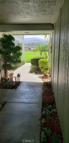 27061 Crossglade Avenue 3, Canyon Country, California 91351