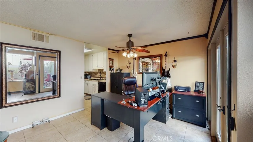 27061 Crossglade Avenue 3, Canyon Country, California 91351