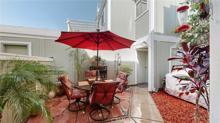 27061 Crossglade Avenue 3, Canyon Country, California 91351