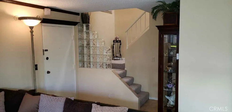 27061 Crossglade Avenue 3, Canyon Country, California 91351