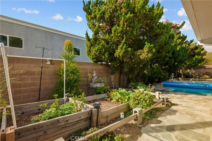 16104 Bahama, North Hills, California 91343