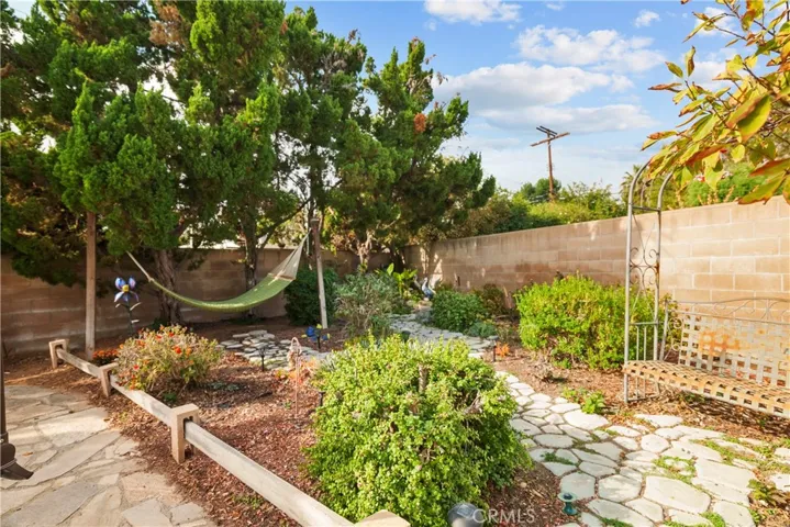 16104 Bahama, North Hills, California 91343