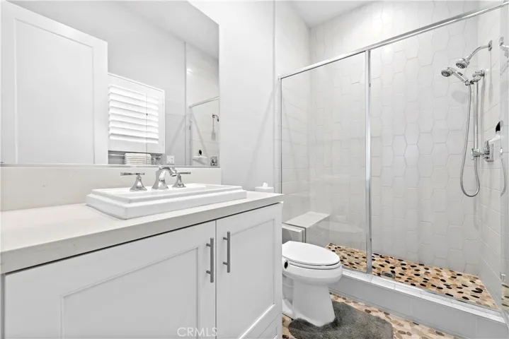 Bathroom off bedroom #4