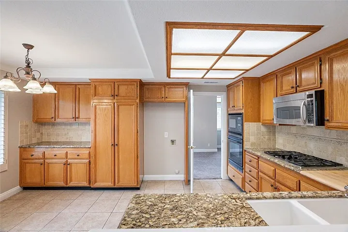 1360 Elderwood Drive, Corona, California 92882