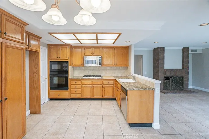 1360 Elderwood Drive, Corona, California 92882
