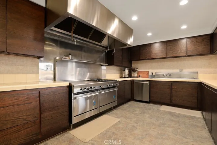 2514 E Willow Street 206, Signal Hill, California 90755