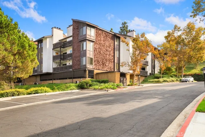 2514 E Willow Street 206, Signal Hill, California 90755