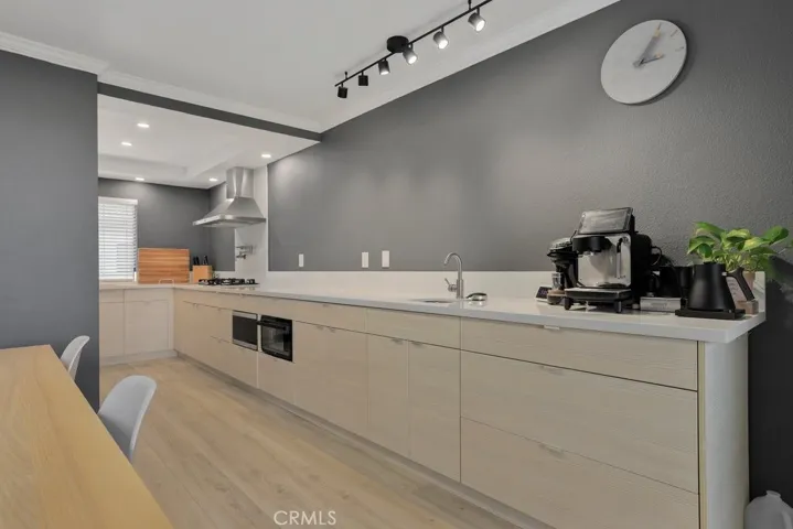 2514 E Willow Street 206, Signal Hill, California 90755