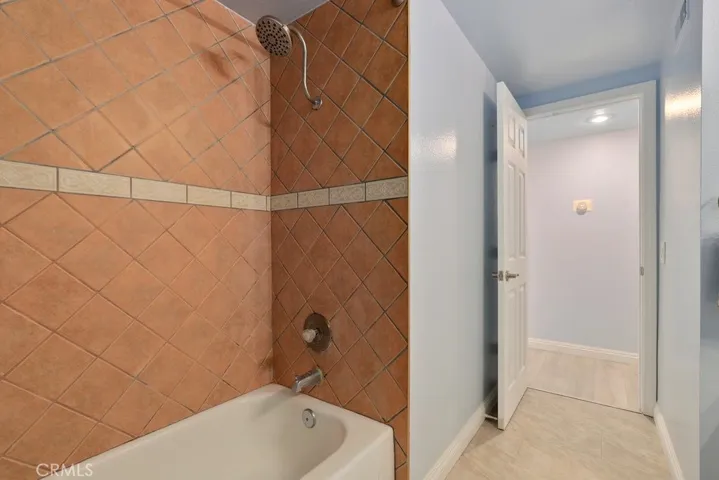 2514 E Willow Street 206, Signal Hill, California 90755