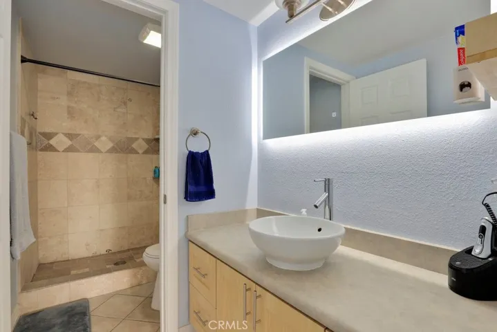 2514 E Willow Street 206, Signal Hill, California 90755