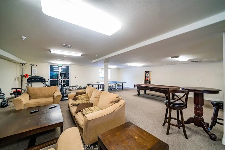 10878 Bloomfield Street 204, Toluca Lake, California 91602