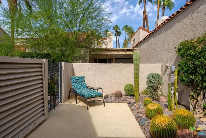 Front courtyard.