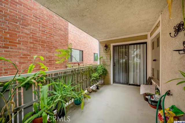 1166 Rosedale Avenue 104, Glendale, California 91201