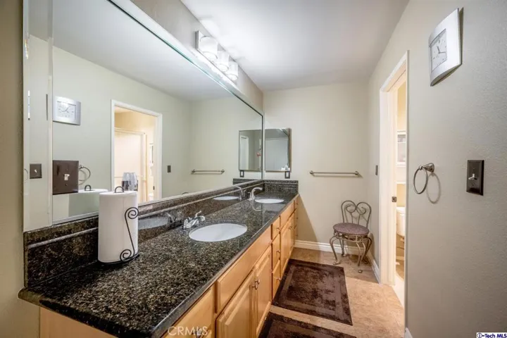 1166 Rosedale Avenue 104, Glendale, California 91201