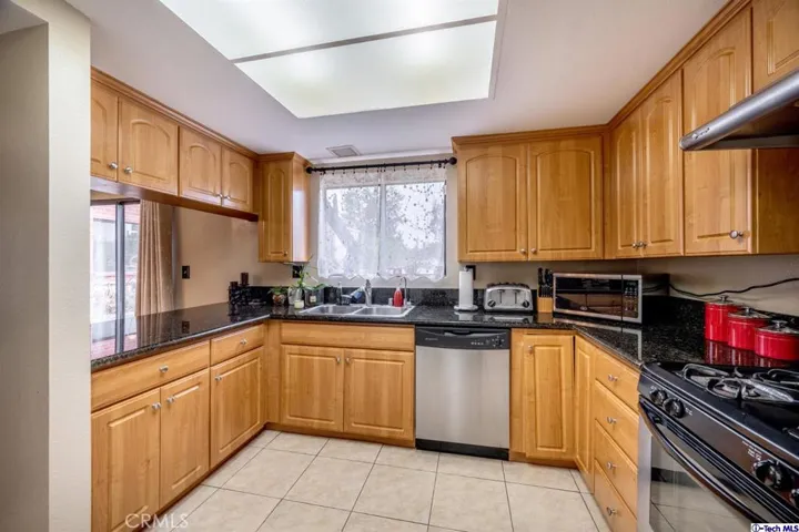 1166 Rosedale Avenue 104, Glendale, California 91201