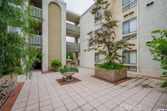 1166 Rosedale Avenue 104, Glendale, California 91201