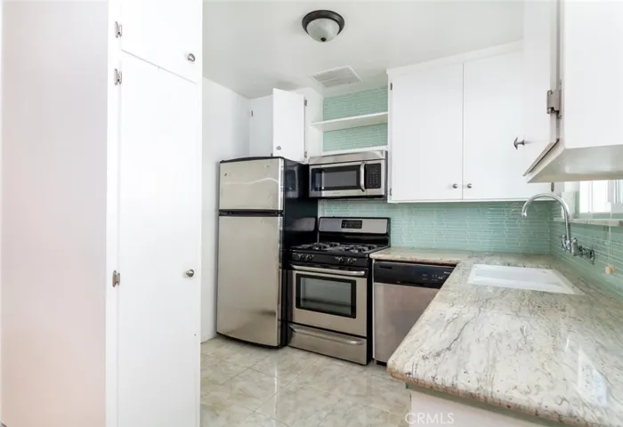 1246 Chelsea Avenue B, Santa Monica, California 90404