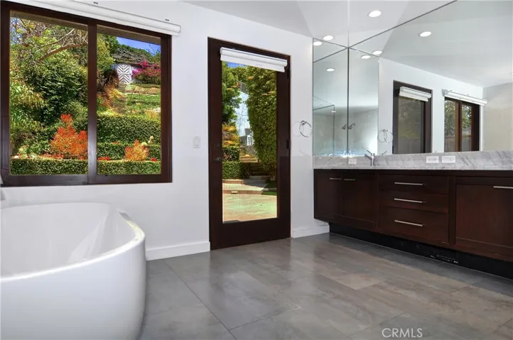 813 Van Dyke Drive, Laguna Beach, California 92651